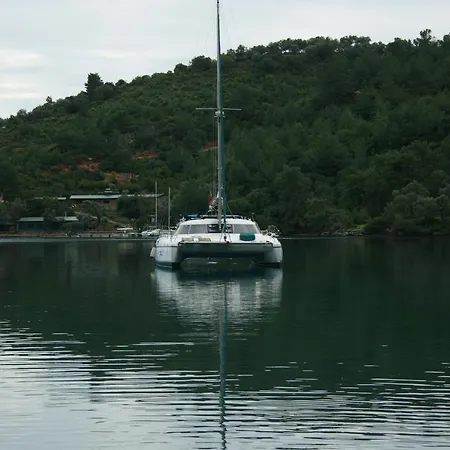 On Y Va Sailing Ботель