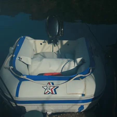 Ботель On Y Va Sailing